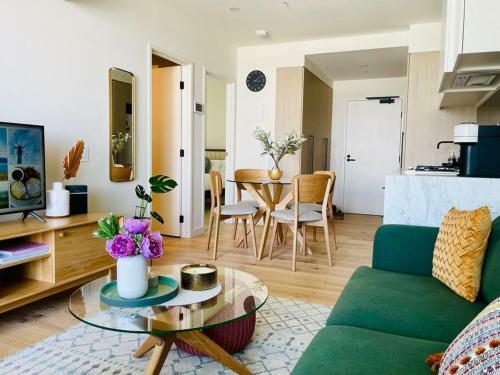 Exquisite 2br Apartment At M-city With Views