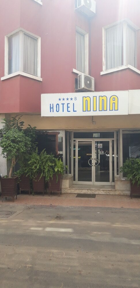Hotel Nina