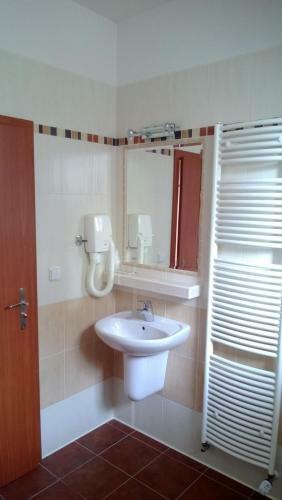 Hostal Pension Mlyn Stare Mitrovice