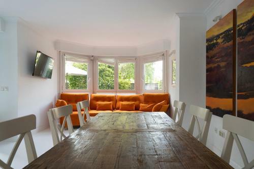 New Apartment & Terrace. Steps To Ondarreta Beach