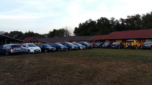 Hostal Banarka - Penzion, Camping, Caravan Park, Enduro