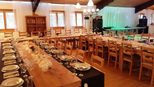 Hostal Banarka - Penzion, Camping, Caravan Park, Enduro
