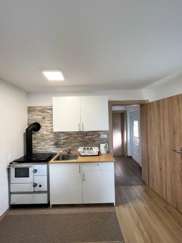 Holiday House Tomajna