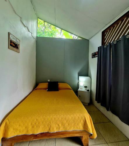 Laville Budged Room With Shared Bathroom