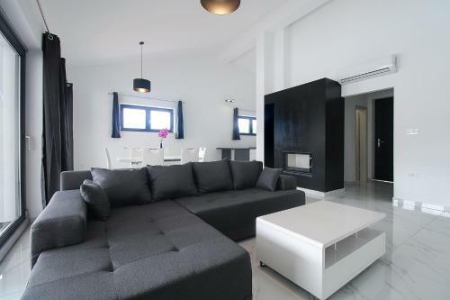 House Zartinjan 2204