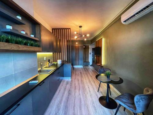 Cozy 2 Rooms Apartment - Panoramic View
