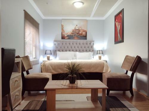 Hostal Menlyn Mews Guesthouse