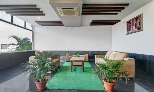 Hotel Treebo Trend Grand Jp Inn