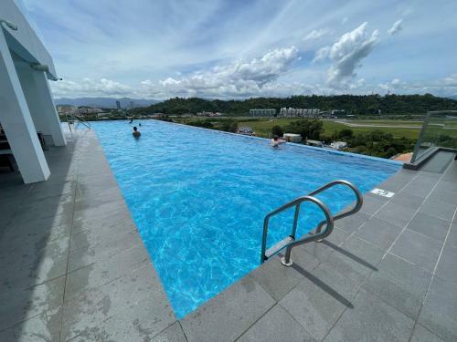 Apartamento Stunning Rooftop Pool; Walk To Beach;luxury 2 Bed 2 Bath