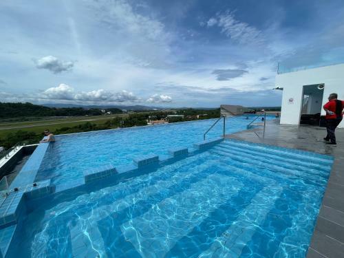 Apartamento Stunning Rooftop Pool; Walk To Beach;luxury 2 Bed 2 Bath