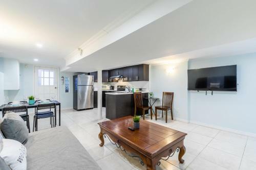 Apartamento 2br Apt With Netflix - Near Trinity Bellwoods Park