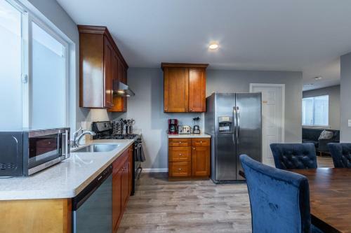 @ Marbella Lane - Cozy Home With Modern Touch