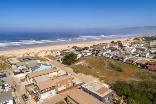 Ocean & Dunes Views~fun Deck~steps To Sandy Beach