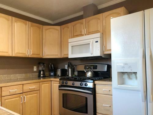 @ Marbella Lane - Elegant Home In Sj