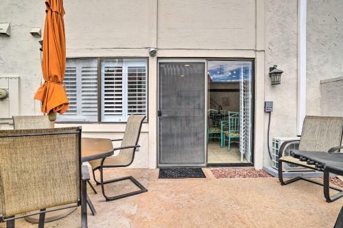 Modern Palm Springs Getaway Near Golf Courses