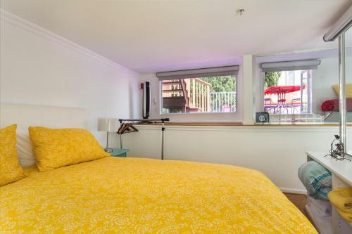 Beverly Hills Modern Guest House