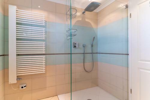 Reetdachhaus Stormhus B�hl Reetdachhaus Stormhus B�hl