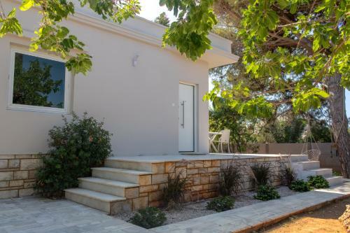 Villa Serenity @sounio-close To The Beach!
