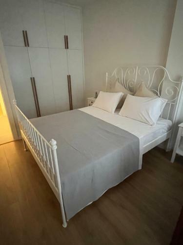 Fofi's City Center Apartment