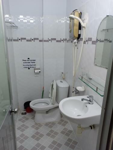 Hostal Ngoc Phu Hotel