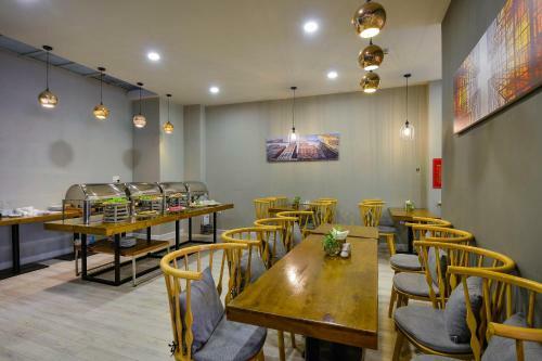 Aries Hotel