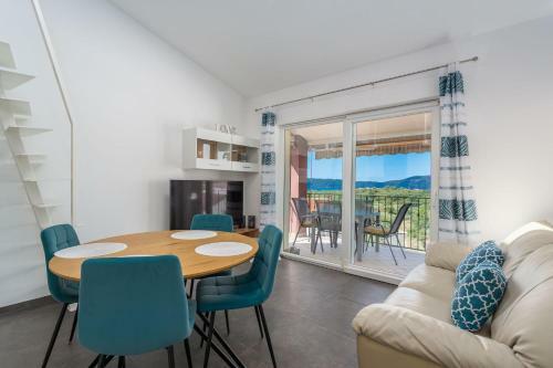Gallery Apartment In Skrbcici (krk)