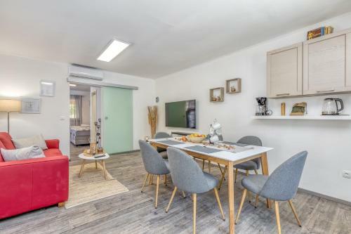 Holiday House Krase With Private Pool