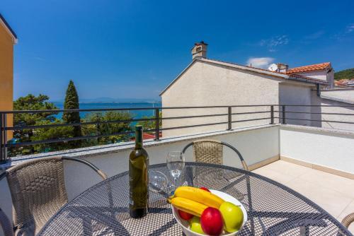 Luxury Apartments Lovorka 3 & 4***/****