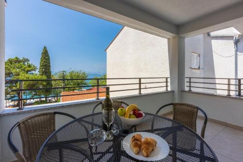 Luxury Apartments Lovorka 3 & 4***/****