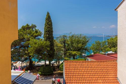 Luxury Apartments Lovorka 3 & 4***/****
