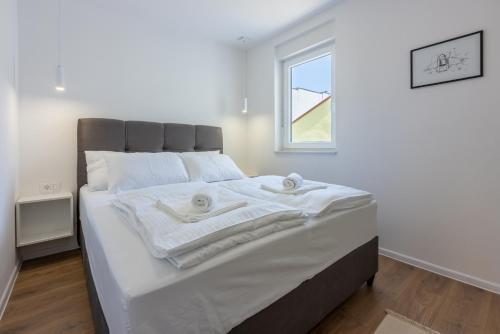 Luxury Apartments Lovorka 3 & 4***/****