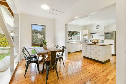 Cargo Road Wines Savy Cosy Farm Stay At Winery
