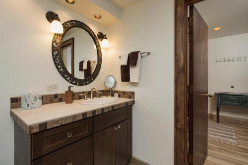 Tamarron Gambel Oak 794
