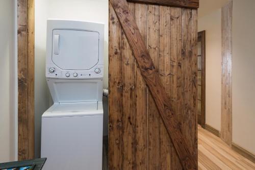 Tamarron Gambel Oak 794