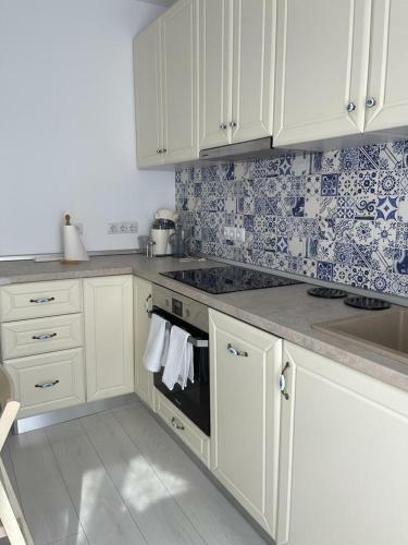 Apartament �nc�nt?tor Cu ?emineu
