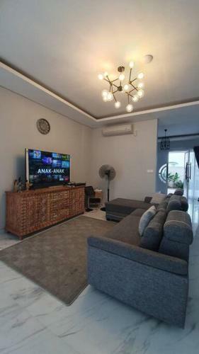 Luxury 5br Villa With Ocean, Mountain Ricefield Views