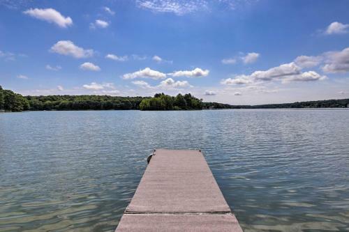 Lakefront Cottage With Covered Porch And Dock!