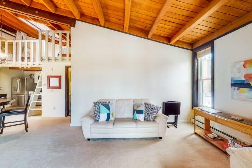 Hotel Treehouse Loft Condo