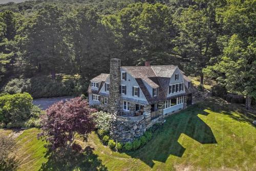 25-acre Luxury Lakefront Home With Deck And Fire Pit!