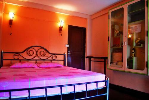 Hostal Pailin Guest House