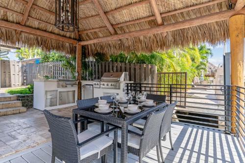Waterfront - Luxury Villa W Heated Saltwater Pool