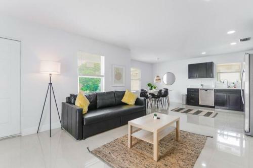 Amazing Duplex 3 Br/2 Bathrooms Close To Wynwood
