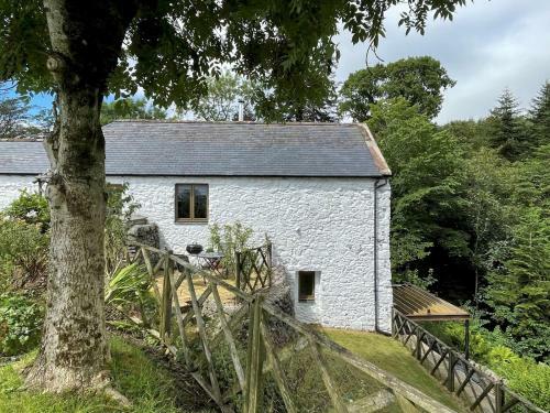 Pass The Keys Beautiful 2br Converted Mill - Idyllic Location