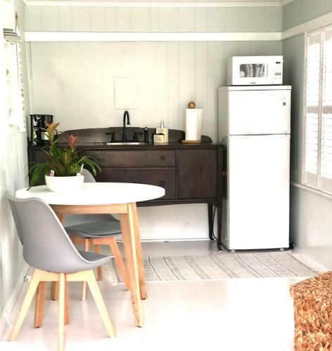 Tiny House 1 Cottage Downtown Mt. Dora Location