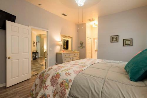 Spacious Home W/ Heated Pool, Game & Bunk Room!