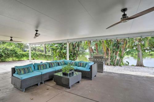 St Pete Retreat With Spacious Patio And Pond View