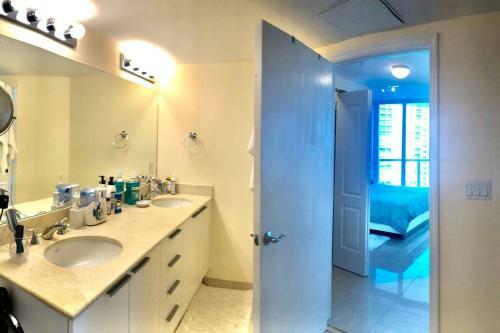 Apartamento Gorgeous Oceanfront Sunny Isles Beach Condo