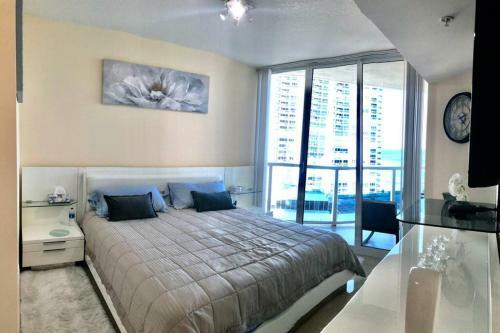 Apartamento Gorgeous Oceanfront Sunny Isles Beach Condo