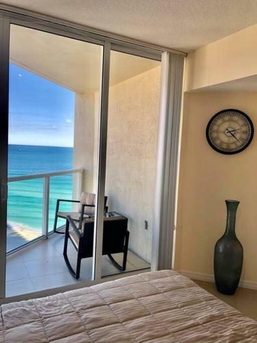 Apartamento Gorgeous Oceanfront Sunny Isles Beach Condo