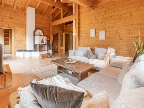 Tasteful Holiday Home In Maurach Am Achensee